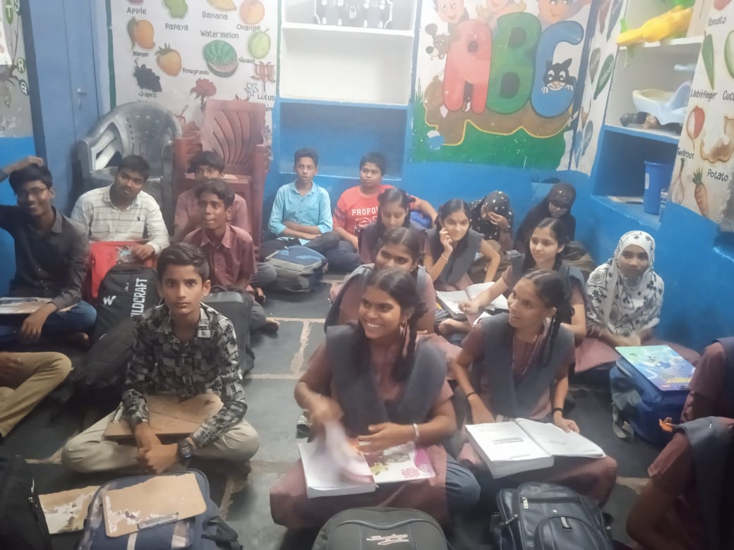 https://1ngo.sgp1.digitaloceanspaces.com/media/gorantlasociety/1NGO-00883-Gorantla Chinna Rangamma Rural Development Society-Activities-Books Distribution Program (4).jpeg